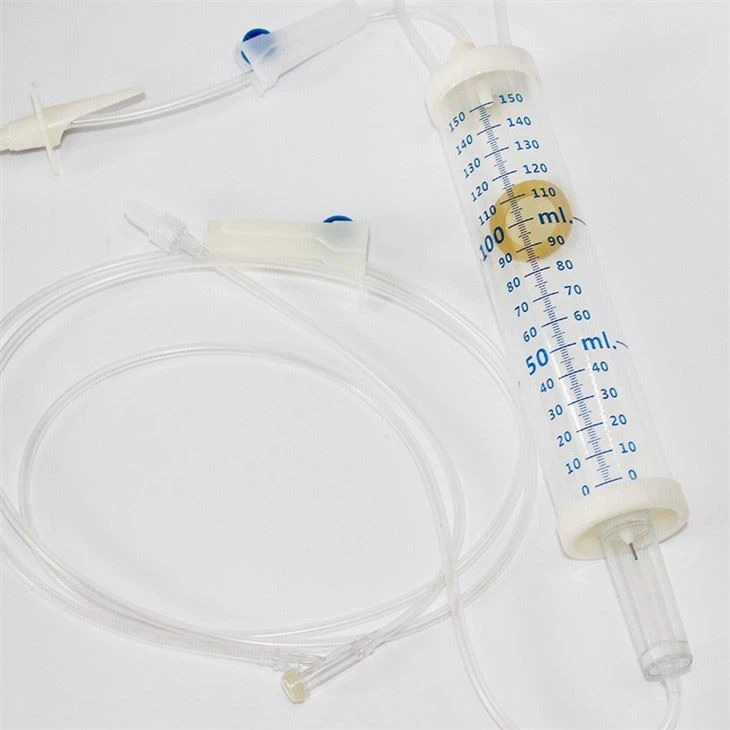 Set de infusión intravenosa desechable con bureta