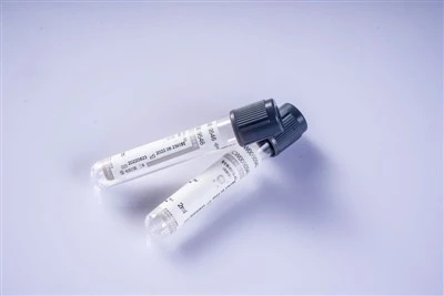 Tubo de extracción de sangre y glucosa con tapa gris